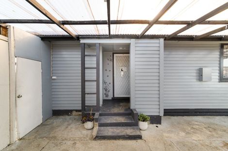 Photo of property in 30 Thames Street, Roslyn, Palmerston North, 4414