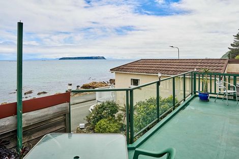 Photo of property in 16 Moana Road, Plimmerton, Porirua, 5026
