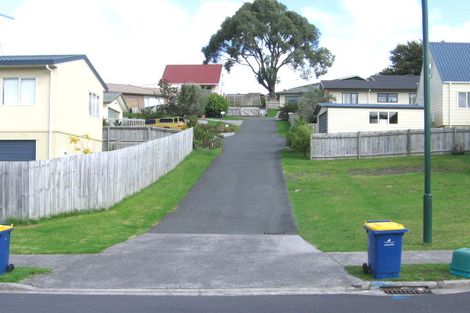 Photo of property in 16 Carillon Place, Massey, Auckland, 0614
