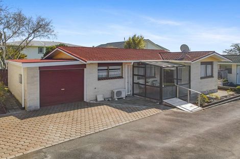 Photo of property in 2/14 Burns Street, Westown, New Plymouth, 4310