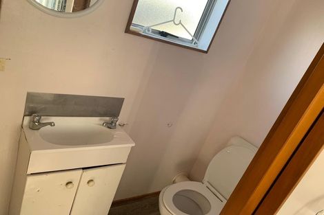 Photo of property in 8 Devonshire Road, Unsworth Heights, Auckland, 0632