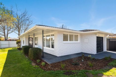 Photo of property in 298 Avonhead Road, Ilam, Christchurch, 8041