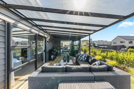 Photo of property in 2 Poroporo Lane, Wainui, Silverdale, 0992