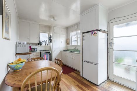 Photo of property in 6 Aotea Road, Glen Eden, Auckland, 0602