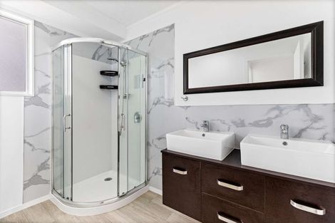 Photo of property in 2/79 Luanda Drive, Ranui, Auckland, 0612