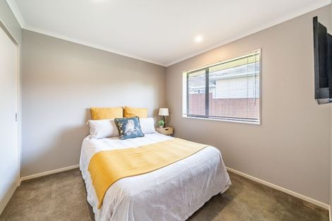 Photo of property in 6 Mcewen Crescent, Riverstone Terraces, Upper Hutt, 5018