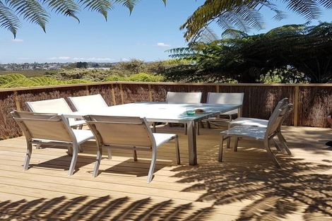 Photo of property in 128 Matipo Road, Te Atatu Peninsula, Auckland, 0610