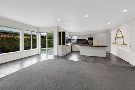 Photo of property in 8 Edna Wills Place, Hawera, 4610