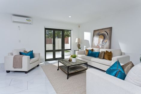 Photo of property in 3/26 Pannill Place, Oteha, Auckland, 0632