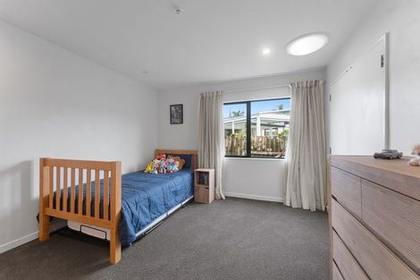 Photo of property in 2/8 Phillip Parade, Forrest Hill, Auckland, 0620