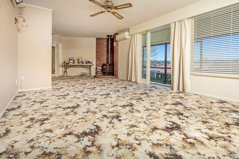 Photo of property in 38 Blakeborough Drive, Forrest Hill, Auckland, 0620