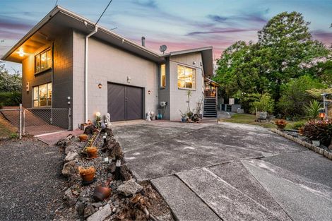 Photo of property in 16 Ribblesdale Road, Henderson, Auckland, 0612