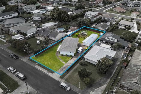 Photo of property in 39 Coniston Avenue, Te Atatu South, Auckland, 0610