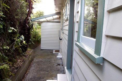 Photo of property in 17 Randwick Road, Northland, Wellington, 6012