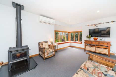 Photo of property in 32 Pioneer Highway, Awapuni, Palmerston North, 4412