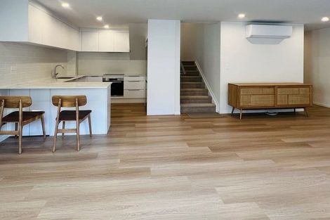 Photo of property in 5/11 Rengarenga Rise, Fairview Heights, Auckland, 0632