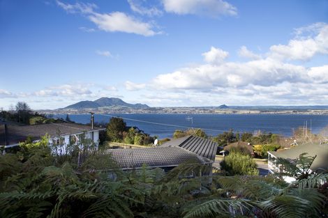 Photo of property in 6/92 Wakeman Road, Acacia Bay, Taupo, 3330