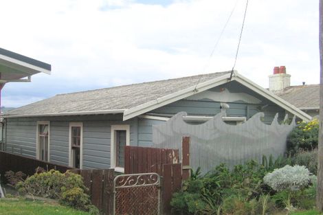 Photo of property in 269 Queens Drive, Lyall Bay, Wellington, 6022