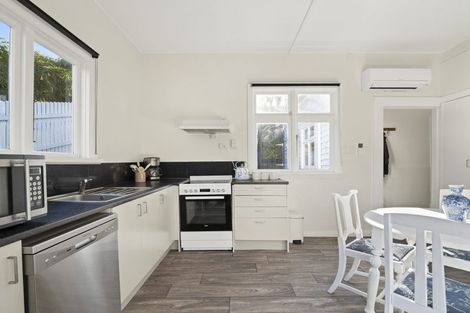 Photo of property in 27 Bruce Street, Roslyn, Dunedin, 9011