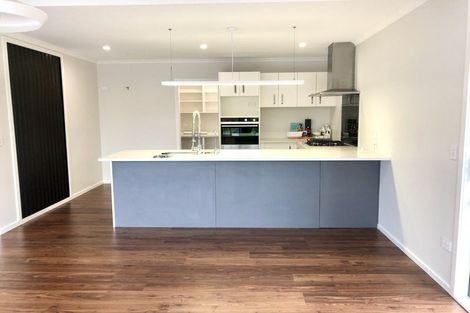 Photo of property in 21/27 Whites Line West, Woburn, Lower Hutt, 5010