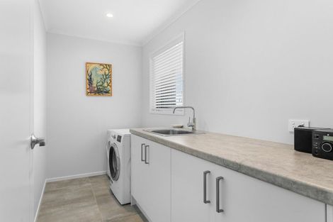 Photo of property in 32 Robert Hastie Drive, Mangawhai, 0573