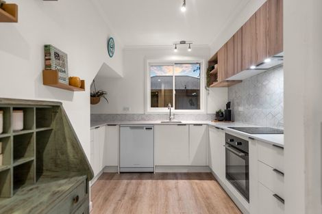 Photo of property in 71 North Parade, Richmond, Christchurch, 8013