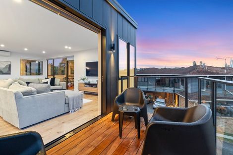 Photo of property in 32 Seacliffe Road, Hillsborough, Auckland, 1042