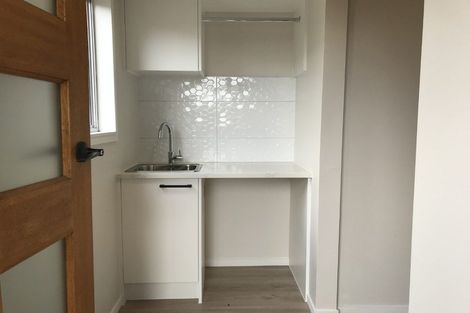 Photo of property in 2 Sabot Place, Massey, Auckland, 0614