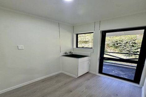 Photo of property in 16 Zingaro Place, Massey, Auckland, 0614