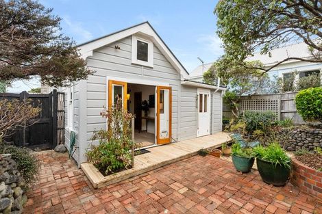 Photo of property in 10 Ferry Street, Seatoun, Wellington, 6022