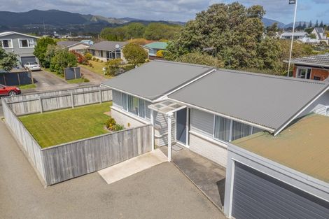 Photo of property in 26 Teoti Street, Paraparaumu Beach, Paraparaumu, 5032