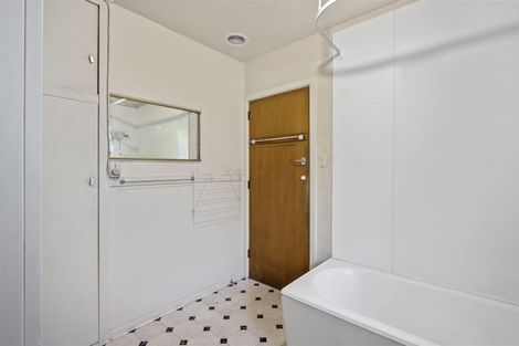 Photo of property in 2/12 Grove Road, Addington, Christchurch, 8024