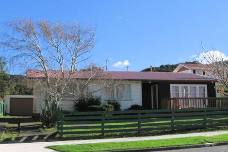 Photo of property in 41 Momona Street, Wainuiomata, Lower Hutt, 5014