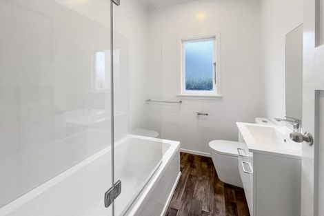 Photo of property in 27 Glasgow Street, Takaro, Palmerston North, 4412