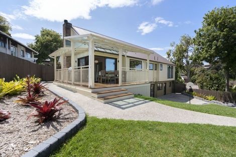 Photo of property in 11 Holyoake Place, Chatswood, Auckland, 0626