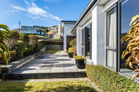 Photo of property in 6 The Fjord, Aotea, Porirua, 5024