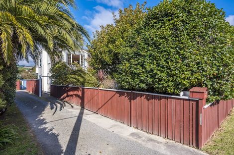 Photo of property in 202 Matai Road, Raumati Beach, Paraparaumu, 5032