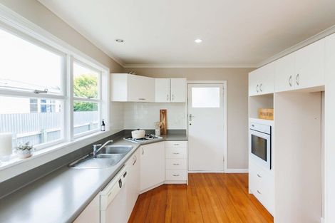 Photo of property in 10 Chester Crescent, West End, Palmerston North, 4410