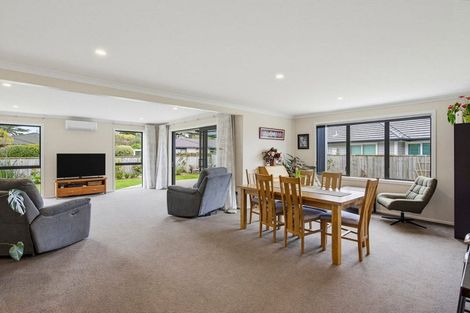 Photo of property in 35 Waipunahau Road, Waikanae, 5036