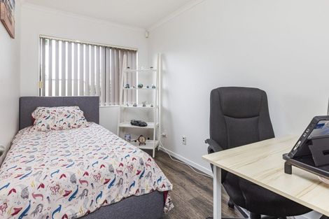 Photo of property in 5 Staten Place, Mangere, Auckland, 2022