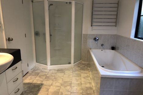 Photo of property in 1/12 Heath Avenue, Northcote, Auckland, 0627