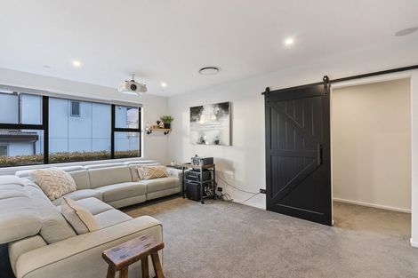 Photo of property in 172 Bleakhouse Road, Mellons Bay, Auckland, 2014