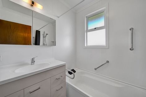 Photo of property in 17 Grey Street, Normanby, Hawera, 4614