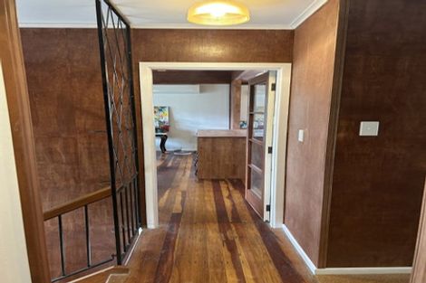 Photo of property in 18 Aplin Terrace, Ngaio, Wellington, 6035