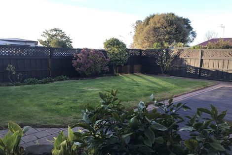 Photo of property in 1/5 Rhyl Place, Bryndwr, Christchurch, 8053