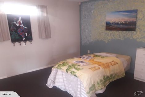 Photo of property in 274 Forest Hill Road, Waiatarua, Auckland, 0612