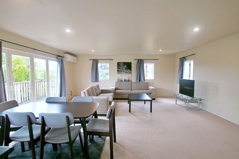 Photo of property in 2/23 Tui Glen Road, Birkenhead, Auckland, 0626