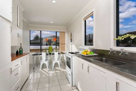 Photo of property in 100 Avenue Road, Otahuhu, Auckland, 1062