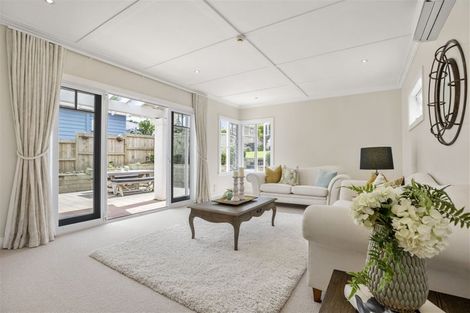 Photo of property in 7a North Avenue, Narrow Neck, Auckland, 0624