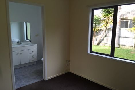 Photo of property in 24 Pukatea Avenue, Albany, Auckland, 0632